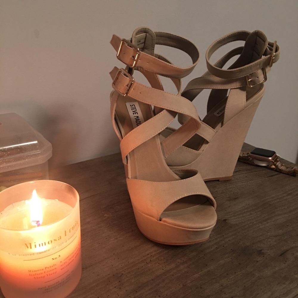 😍 Beautiful Steve Madden wedges 💕